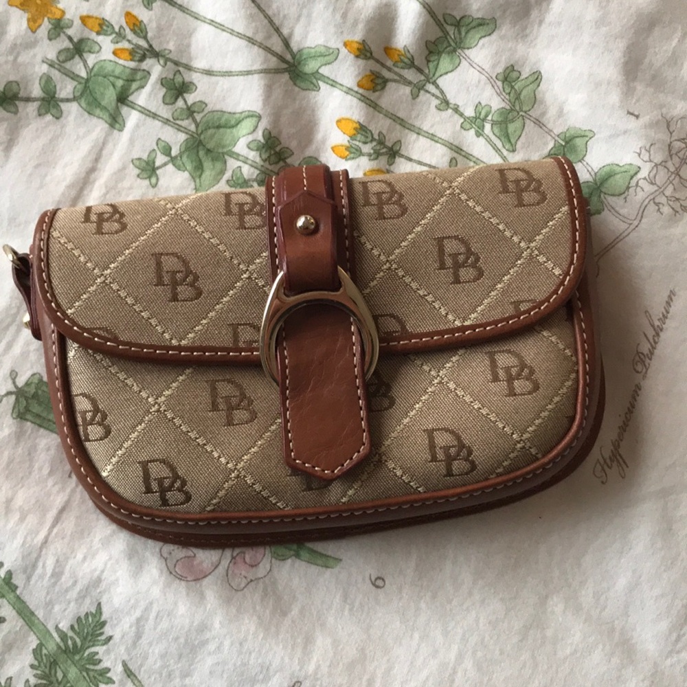 Dooney & Bourke Small Logo Pouch